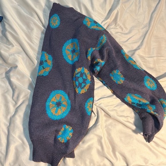 Funky Vintage Sweater - Picture 2 of 3